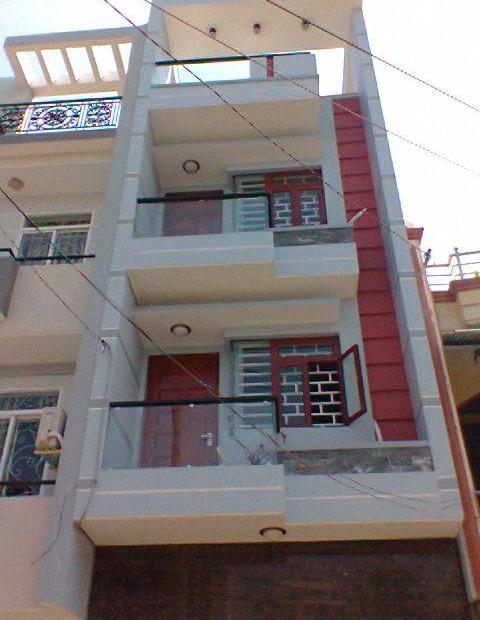 Tôi cần bán căn nhà 3 tầng ở đường Đồng Đen, Tân Bình. DT: 4x20m, vị trí đẹp gần mặt tiền