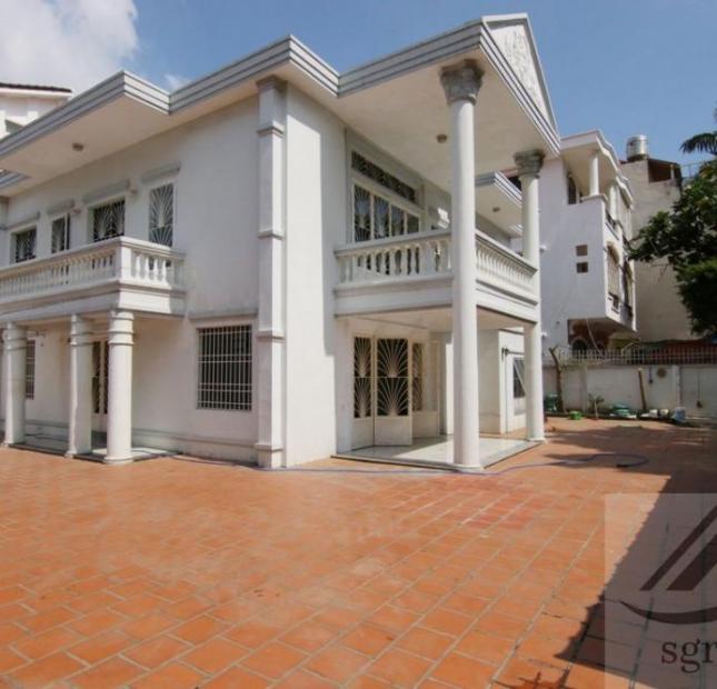 Cho thuê villa Thảo Điền, 625m2, 1 trệt 1 lầu, 4PN, nội thất cơ bản, giá 70tr/th, LH 0909246874