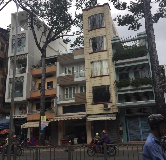 Chính chủ bán gấp nhà MT Trần Hưng Đạo Q. 5 DT 4,2x13m, 3 lầu khu vực KD sầm uất sang trọng