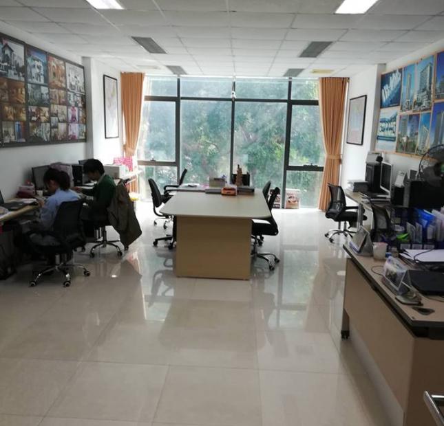 Cho thuê tòa nhà văn phòng tại phố Hoàng Quốc Việt 120m2 x 7 tầng, 50 triệu/tháng