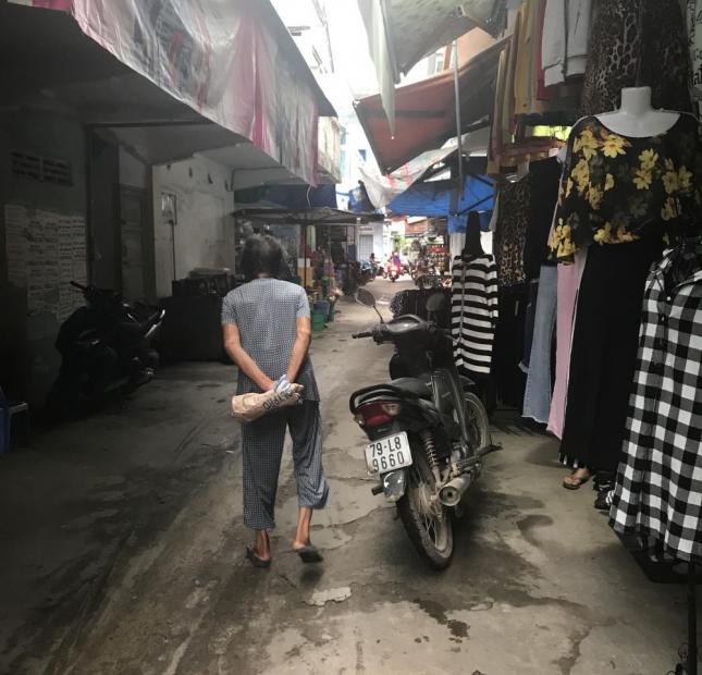 Bán gấp nhà ngay chợ Phước Hải, đường Đông Hồ, Nha Trang cách LHP vài bước chân giá chỉ 3,2 tỷ