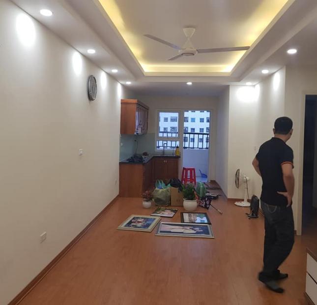 Nhà đẹp đón tết, bán căn hộ 2 PN, 70,32m2 tại HH2 Linh Đàm. Giá 1 tỷ 280 triệu bao tên