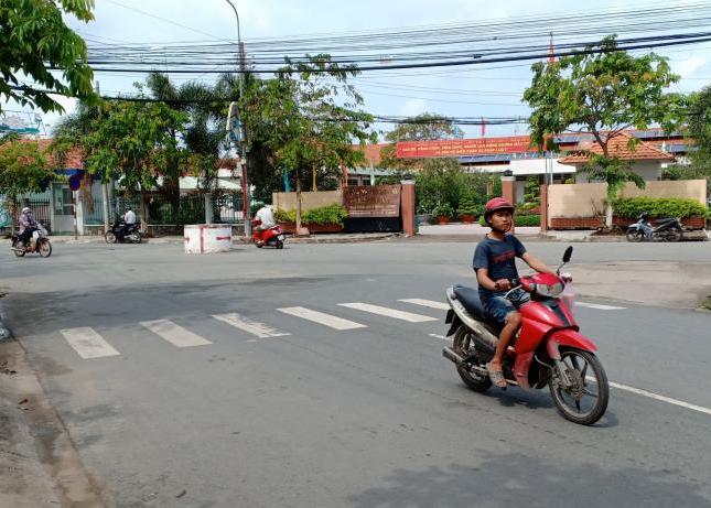 Bán đất sổ hồng riêng ngay trung tâm thị trấn Thủ Thừa, Long An, giá chỉ 390tr/nền