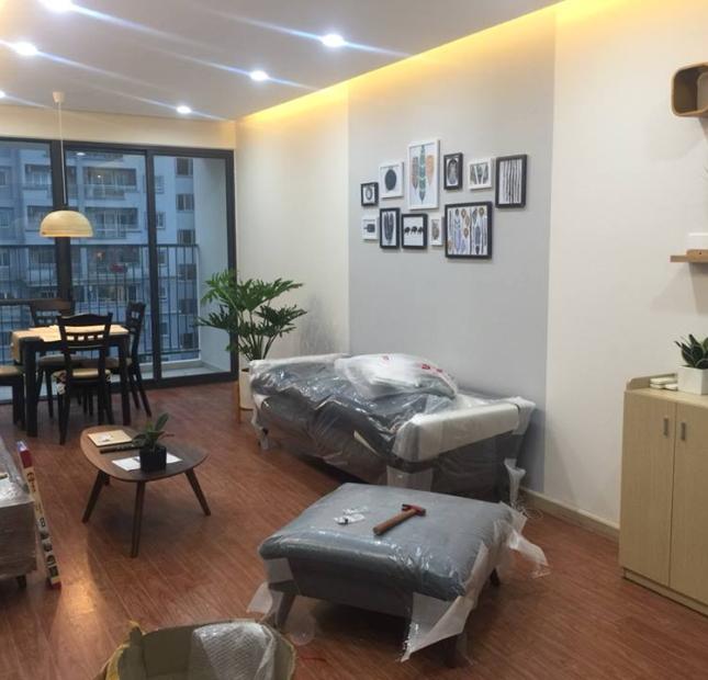 Cho thuê chung cư số 4 Chính Kinh, cạnh Royal City, diện tích 120m2, 3PN, đủ nội thất cực đẹp