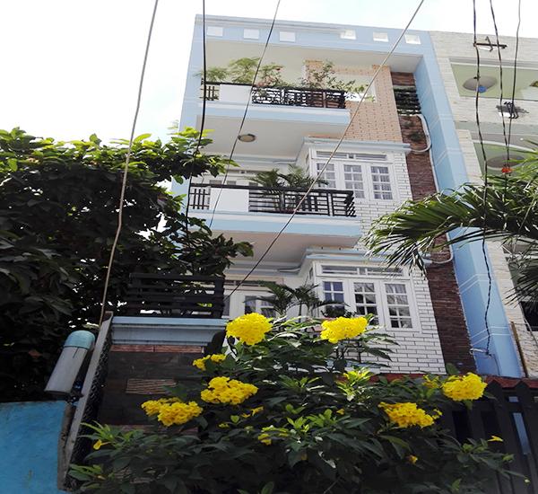 Bán nhà mặt tiền Lê Hồng Phong, Quận 10, DT: 3,9 x 22m, nhà 2 lầu đẹp, giá tốt