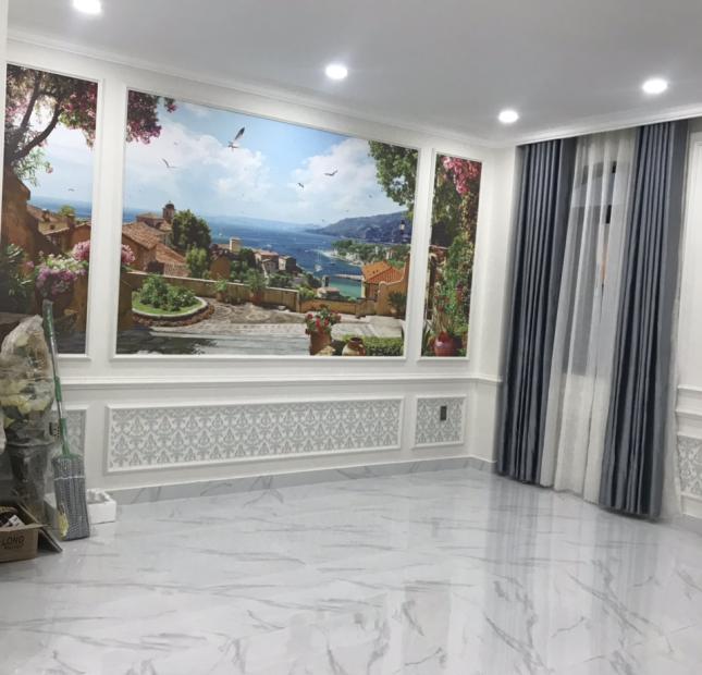 Bán nhanh villa tại đường Nguyễn Văn Hưởng, P. Thảo Điền, Quận 2, diện tích 13x27m, giá 32,2 tỷ