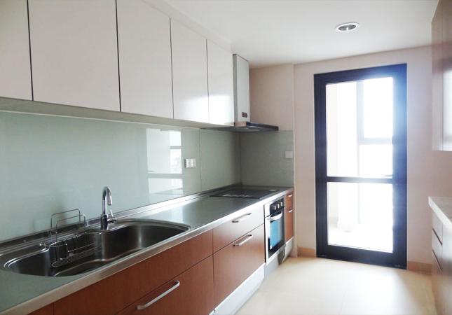 Cho thuê căn hộ tại M4 Nguyễn Chí Thanh, DT 130 m2, 3 PN, đủ đồ đẹp sang trọng. LH: 0965820086