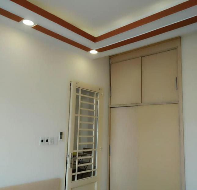 Chính Chủ cần bán căn hộ B Ngô Gia Tự, lầu 14,  Q.10, 65m2, 2pn, 2wc, view đông nam thoáng mát, tặng nội thất