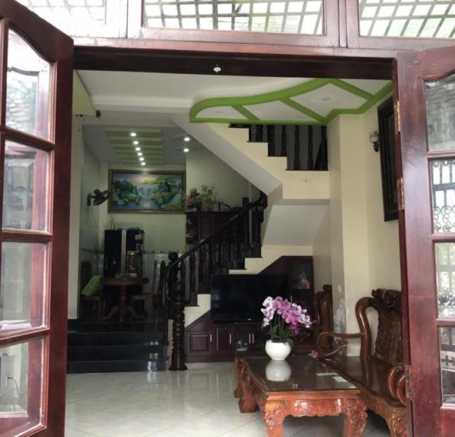 Bán nhà hẻm đường Nguyễn Bặc, Phường 3, Quận Tân Bình. Nhà 1 trệt 2 lầu có sân để ô tô