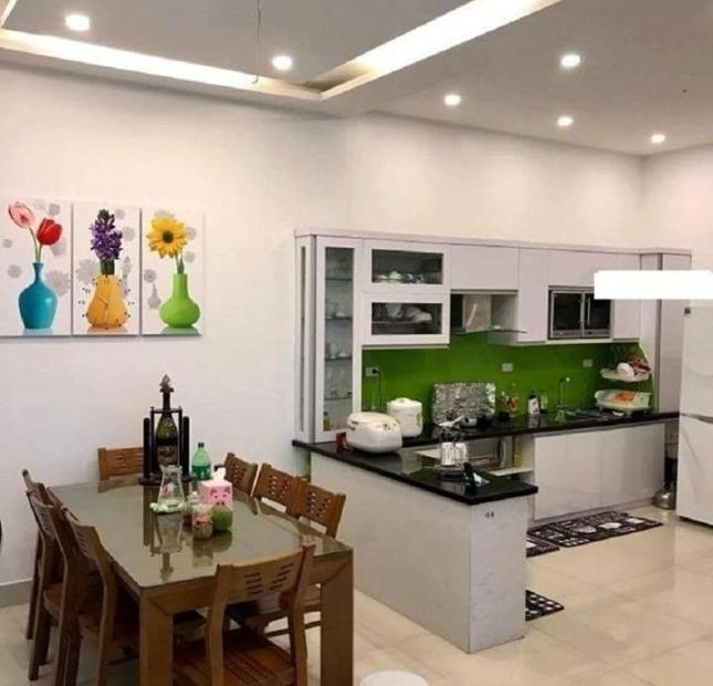 Nhà đẹp 4 tầng, 33m2, ngõ thông rộng trên 3m, Thái Hà