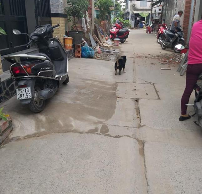 Do kẹt tiền nên tôi chính chủ nhà cần bán gấp căn nhà 1 trệt, 2 lầu ngay khu Bình Triệu