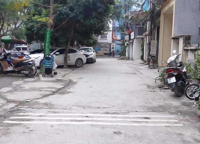 Hiếm, nhà phân lô, ô tô đỗ cửa phố Nguyễn Hoàng 45m2 x 3.05 tỷ