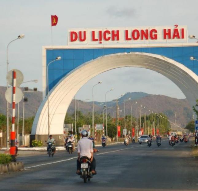 Cần bán gấp lô đất mặt tiền đường Phạm Hữu Chí, gần cổng chào đi biển Long Hải