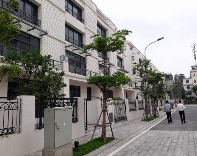 Chính chủ bán gấp căn biệt thự vườn 150m2 x 5 tầng gần Nguyễn Trãi, Nguyễn Xiển giá rẻ