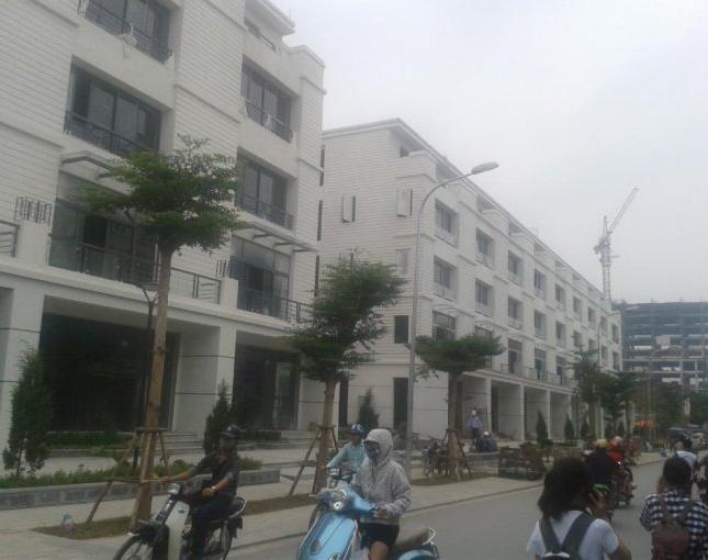 Chính chủ bán gấp căn biệt thự vườn 150m2 x 5 tầng gần Nguyễn Trãi, Nguyễn Xiển giá rẻ