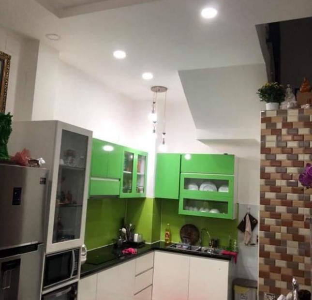 Bán nhà xuất ngoại MT Trần Hữu Trang, Phú Nhuận 34m2, 2 tầng, giá 5.7 tỷ