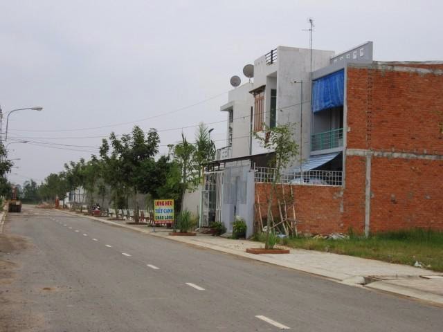 Cần tiền bán gấp lô đất 2 mặt tiền đường Nguyễn Duy Trinh, Quận 9