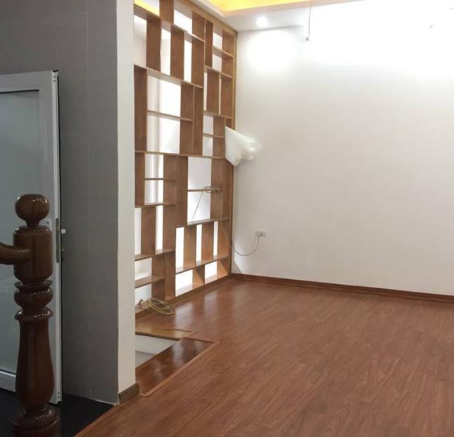 Bán nhà đẹp DT 30m2, 5 tầng, phố Yên Hòa, kinh doanh nhỏ giá 3,9 tỷ