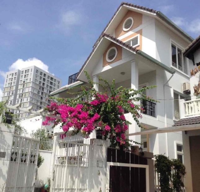 Cho thuê villa đường Nguyễn Văn Hưởng, Thảo Điền, quận 2, diện tích 830m2, giá 119.7 triệu/tháng