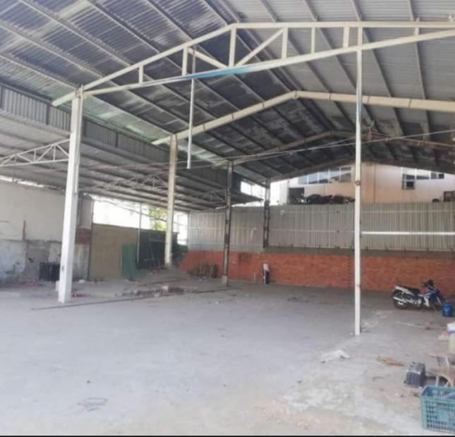 Cho thuê kho xưởng 1.600m2 mặt tiền Lũy Bán Bích, phường Hòa Thạnh, Quận Tân Phú