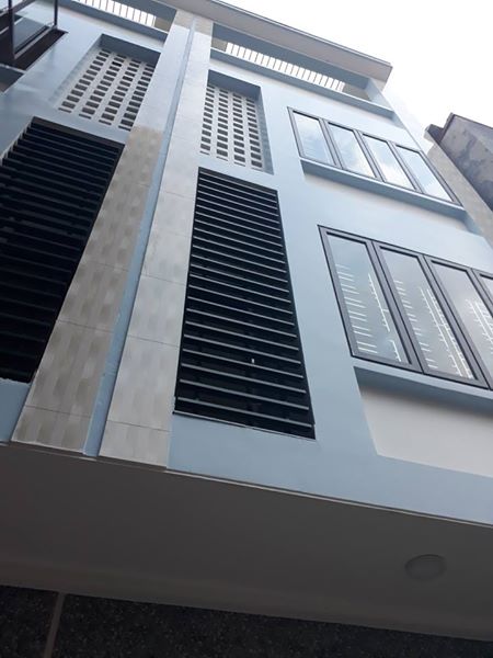 Nhà xây mới tặng 2 điều hòa, nóng lạnh gần sân bóng Cầu Đơ, Lê Hồng Phong (5 tầng, 34m2)
