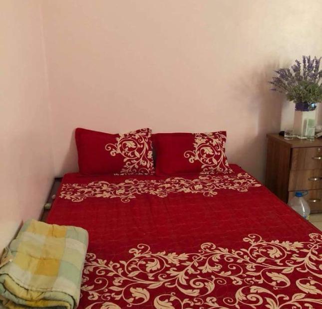 Bán nhà Bạch Mai, quận Hai Bà Trưng, 30m2 , nhà đẹp, ở luôn, giá 1.99 tỷ.