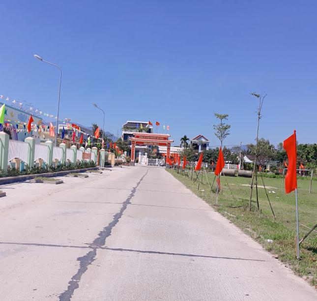 Hòa Phong dt 106m2( vuông) đất 2 mặt tiền đường 3.5m gần TTHC Huyện, Chợ Túy Loan 800m giá đầu tư