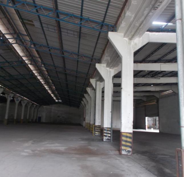 Cho thuê 4000m2 kho ngay ngã tư Thủ Đức