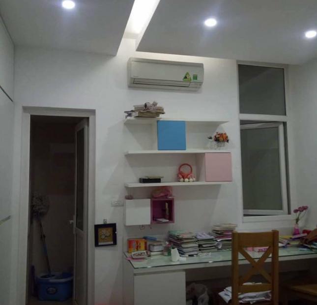 Cấn bán nhà Thanh Xuân – Ngã Tư Sở 35m2 x 4 tầng, giấ 2.6 tỷ