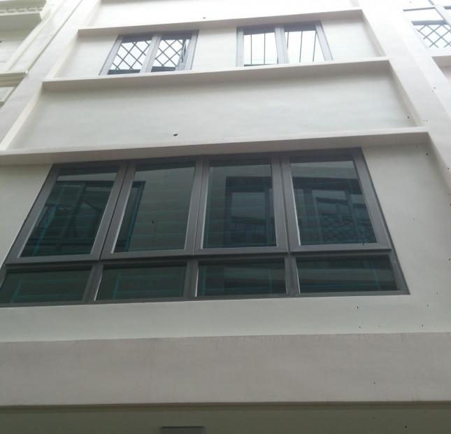 Bán nhà phố Thịnh Quang, Đống Đa xây mới 45m2, 4,5 T, giá 5.6 tỷ(ảnh thật)