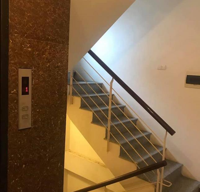 Chính chủ bán gấp nhà phố cổ Nguyễn Khuyến, thang máy, 38m2,7 tầng, MT 4,2m, giá 8,7 tỷ