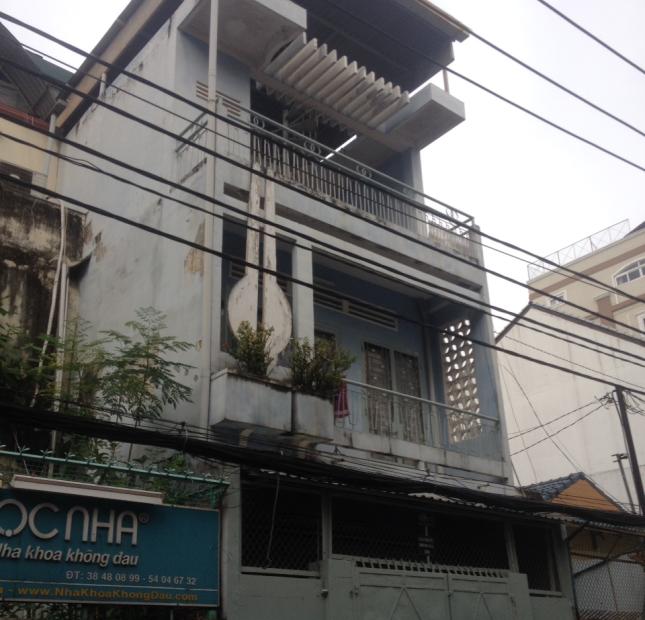 Cần bán nhà 409 Phạm Văn Đồng Q. Bình Thạnh ( 4 x 17) 2 lầu