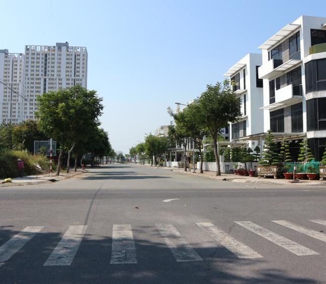 Có lô sổ đỏ đường trục chính 24m cần bán 45tr/m2, KDC Ninh Giang quận 2