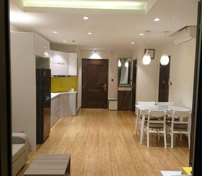 Cho thuê căn hộ 2 PN đẹp hiện đại tại Home City, full, 75m giá cả thị trường (LH: 037.204.2261)