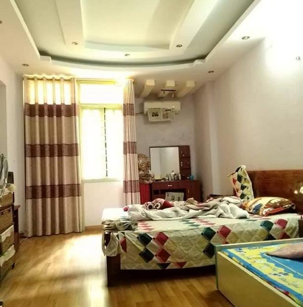 PHÂN LÔ, GARA ÔTÔ, NGUYÊN HỒNG, ĐỐNG ĐA, 40M2 6.9 tỷ