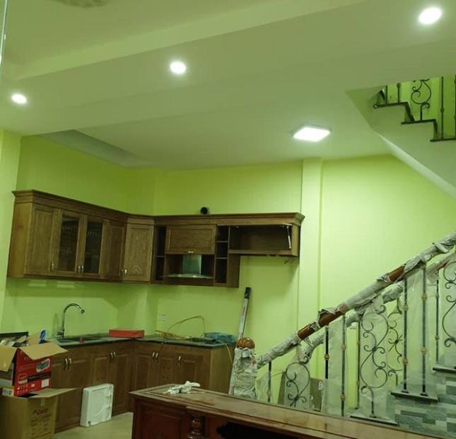 PHÂN LÔ, GARA ÔTÔ, NGUYÊN HỒNG, ĐỐNG ĐA, 40M2 6.9 tỷ