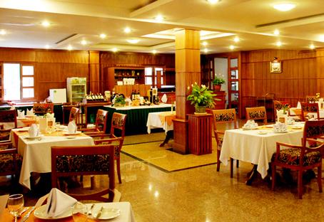 Bán nhà mặt tiền 12m Phố Lê Trọng Tấn 240m giá 28 tỷ (TL)