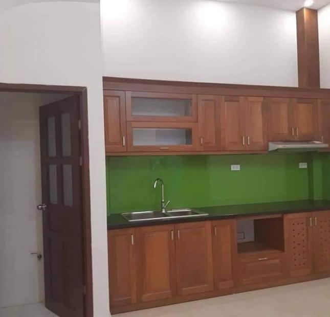 Bán nhà 4 tầng phố Hoàng Quốc Việt, 52m2, 3.7 tỷ