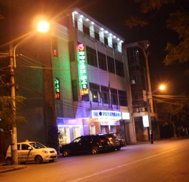 Cho thuê nhà mặt phố tại Đường Nguyễn Tri Phương, Hải Phòng DT 250m2 x 3Tầng, MT 7m 