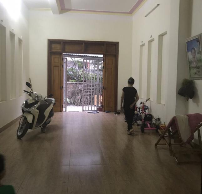 Bán nhà ngõ 2 Tôn Đức Thắng, Khai Quang, Vĩnh yên, 4 phòng ngủ, giá 2 tỷ. LH: 0989916263