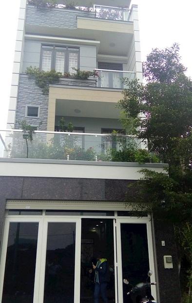 Cần cho thuê nhà mặt tiền đường Ung Văn Khiêm, trệt, 3 lầu, giá 15 triệu/tháng