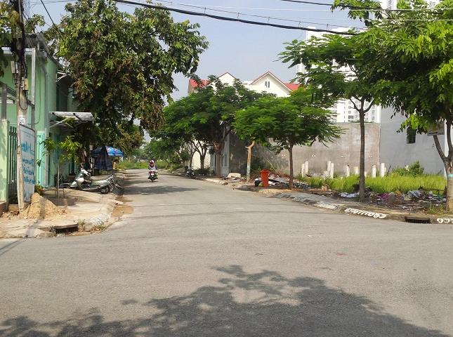 Bán gấp căn nhà phố trong khu dân cư cao cấp Kim Sơn, phường Tân Phong, Q.7. 