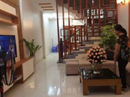 Bán nhà đẹp 52m2, phố Nguyễn Chánh, giá 4,5 tỷ