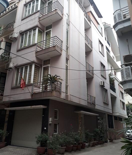 Bán nhà ngõ 525  Kim Mã oto vào nhà,gara,DT65m2,MT6m,Giá 11 tỷ,nhà mát mẻ,ở luôn.