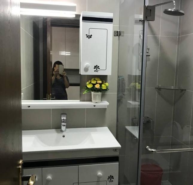Cần cho thuê gấp căn hộ cao cấp 96m2,3 PN,2VS,đủ đồ tại 47 Nguyễn tuân Gold Seasons