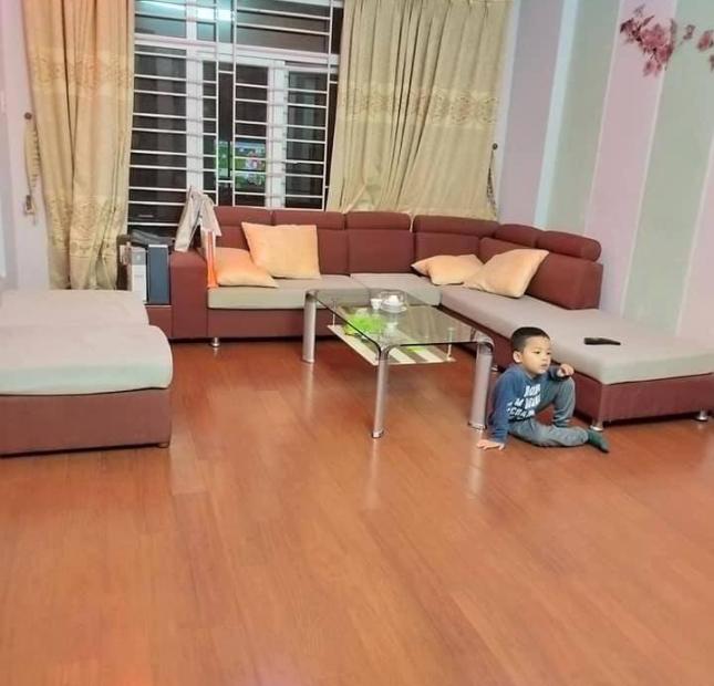 Bán gấp nhà phố Dương Quảng Hàm, 60m2, 5 tầng, Ô tô vào nhà, 6,45 tỷ.