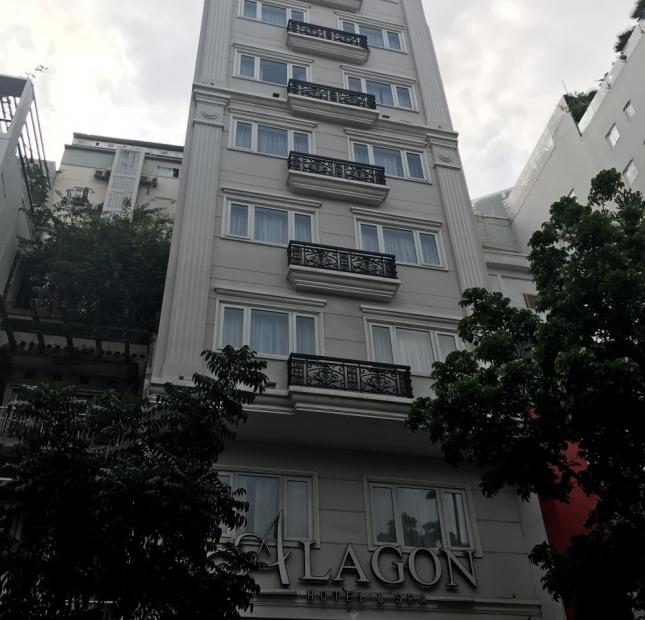 Bán khách sạn MT Nguyễn Xí, Q. Bình Thạnh, DTCN = 210m2, 7 tầng, 26P cao cấp, cho thuê 300 tr/th