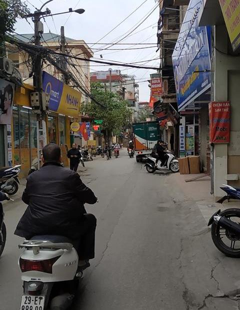 Cho thuê cả nhà kinh doanh mặt phố Quan Nhân, quận Thanh Xuân.