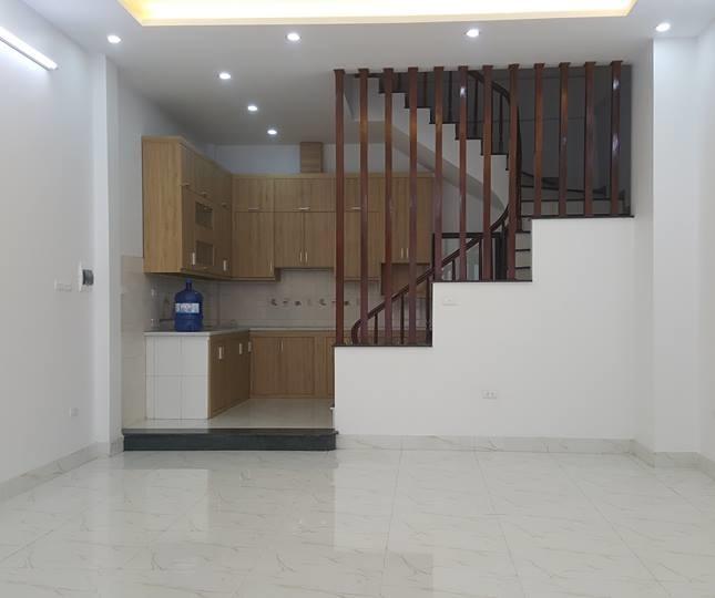 Nhà đẹp giá tốt gần phố 50m2 Hai Bà Trưng 5,6 tỷ 