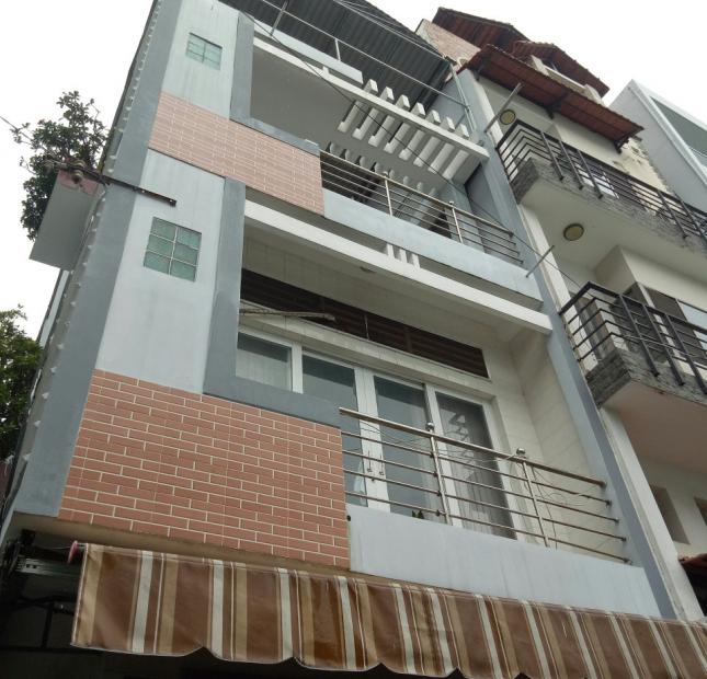 Định cư Mỹ bán nhà hẻm xe tải đường Nguyễn Trãi, Q. 5, 4.5x16m, 2 lầu, giá 11.5 tỷ. 
